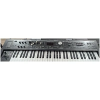 Roland V-Combo VR-09 Performance Keyboard – Piano, Organ & Synth